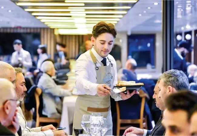 Bosphorus Cruise With Late Lunch