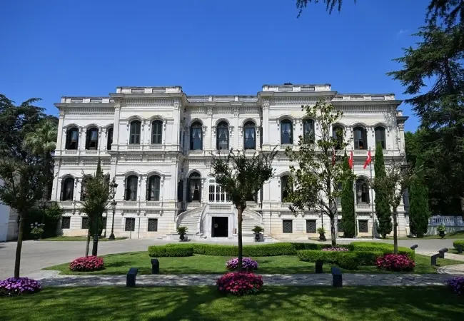 Kucuksu Pavillions Entrance