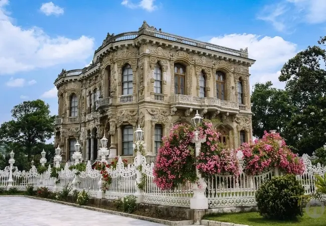 Kucuksu Pavillions Entrance