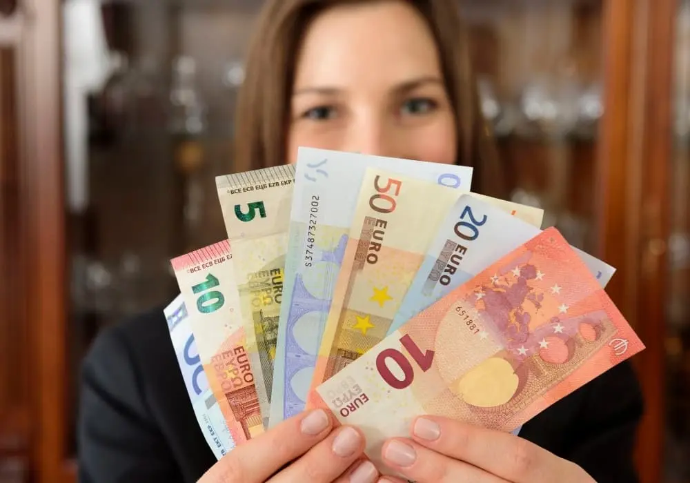 Money Tips for Tourists in Istanbul: Spend Smart