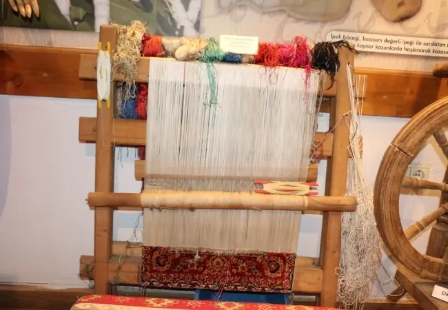 Turkish Rug Making Experience In Istanbul